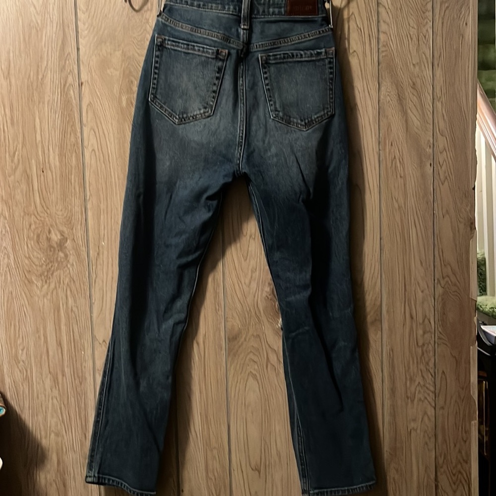 Hollister Ultra High Rise Mom Jeans - Picture 3 of 4